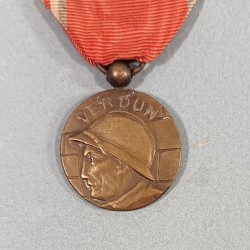 FRANCE MEDAILLE DE LA BATAILLE DE VERDUN ON NE PASSE PAS 21 FEVRIER 1916 MODELE ANONYME AVEC BARRETTE VERDUN
